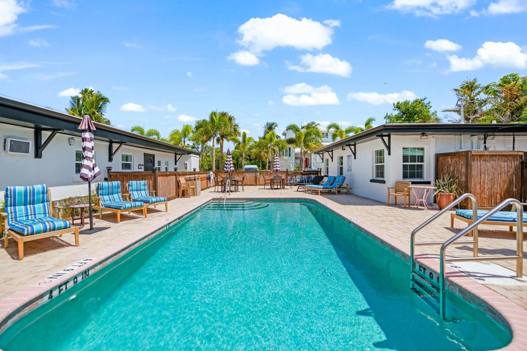 Haley'S At Anna Maria Island Inn Holmes Beach Exterior photo