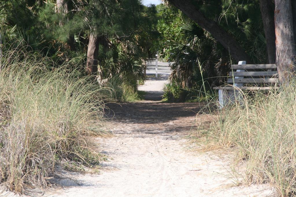 Haley'S At Anna Maria Island Inn Holmes Beach Exterior photo